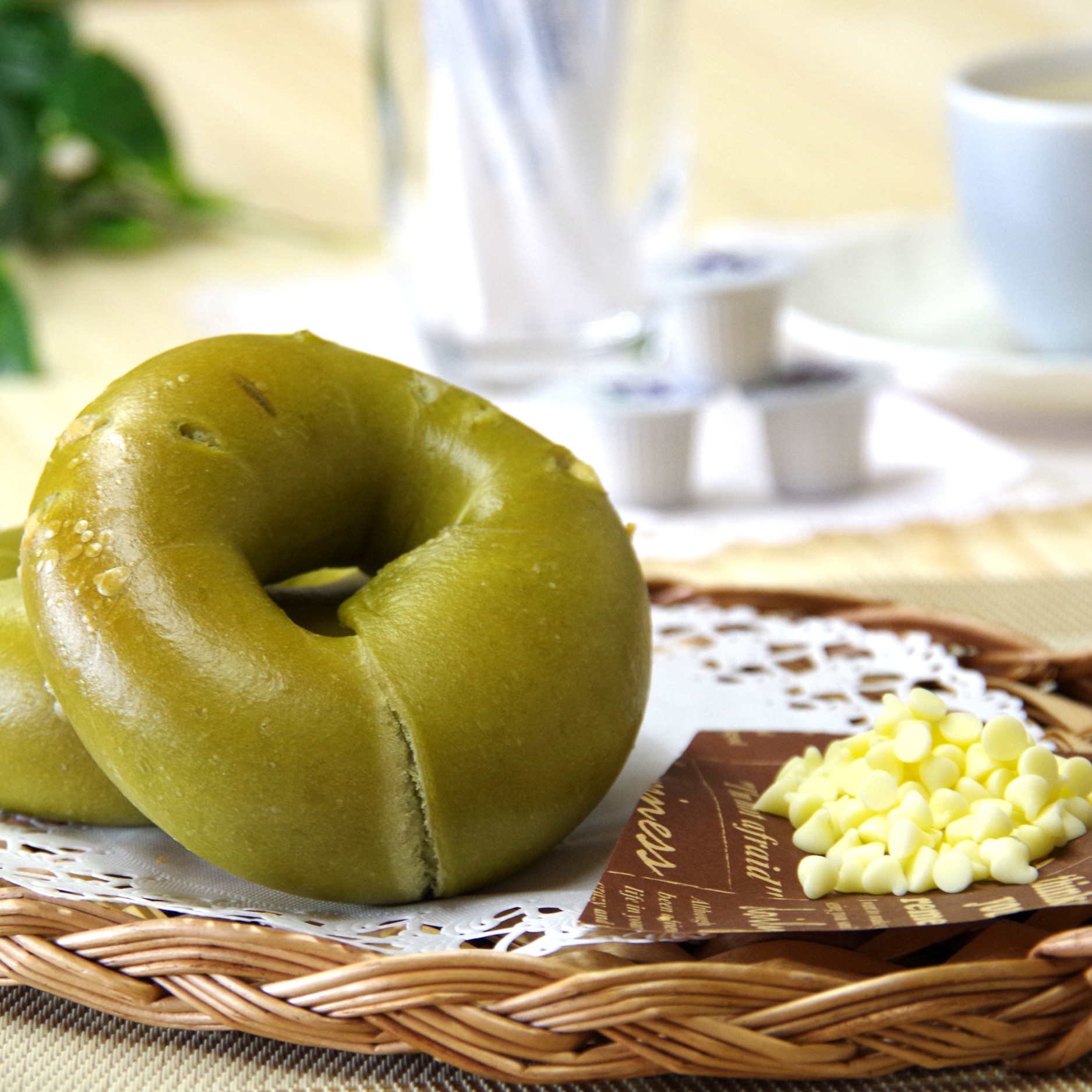 ベーグル通販・抹茶ホワイトチョコチップベーグル